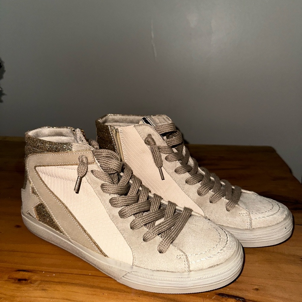 ShuShop Beige and Gold Glitter Sneakers